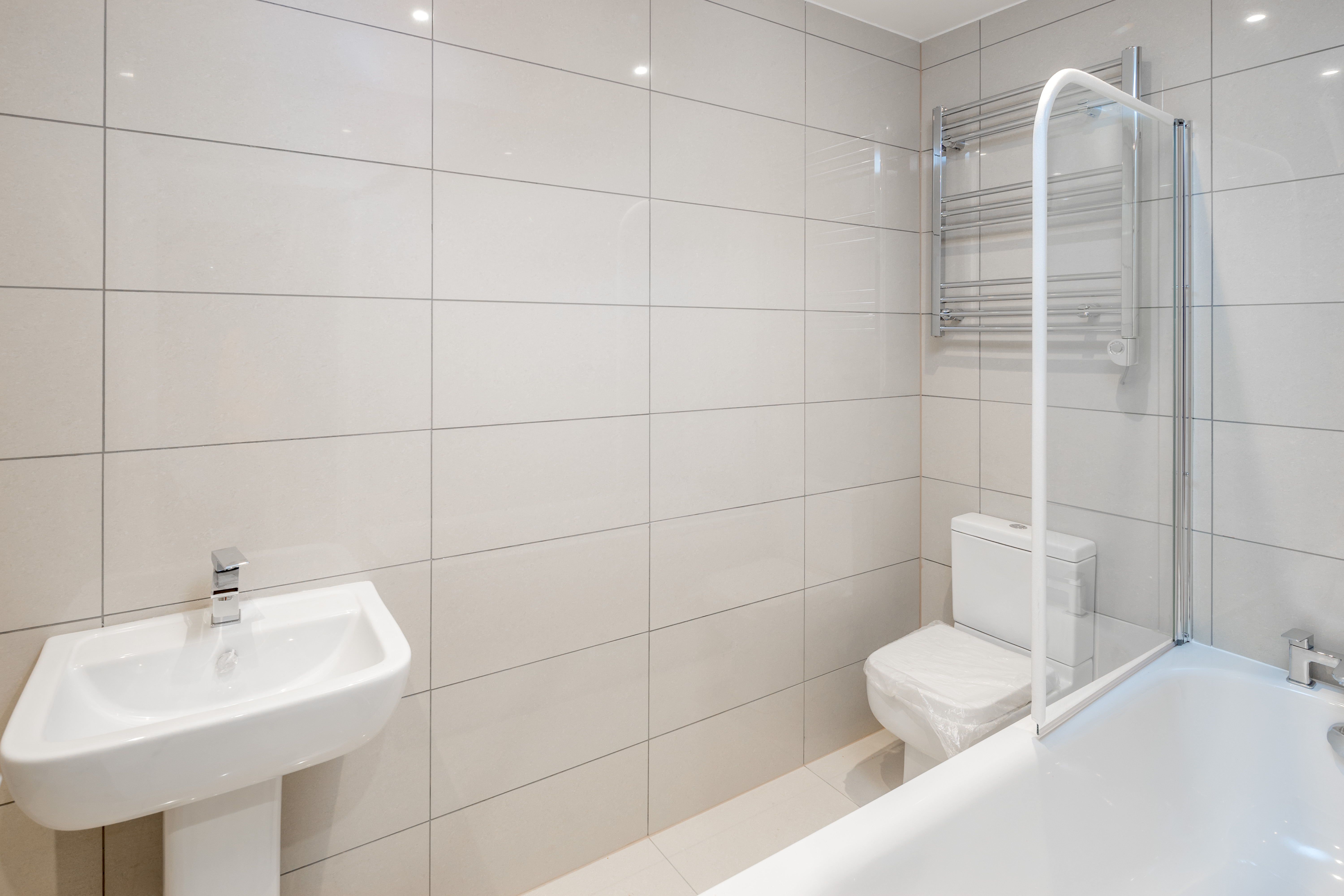 Multi-Story Building, North London - Commercial Buildings project in North London, UK